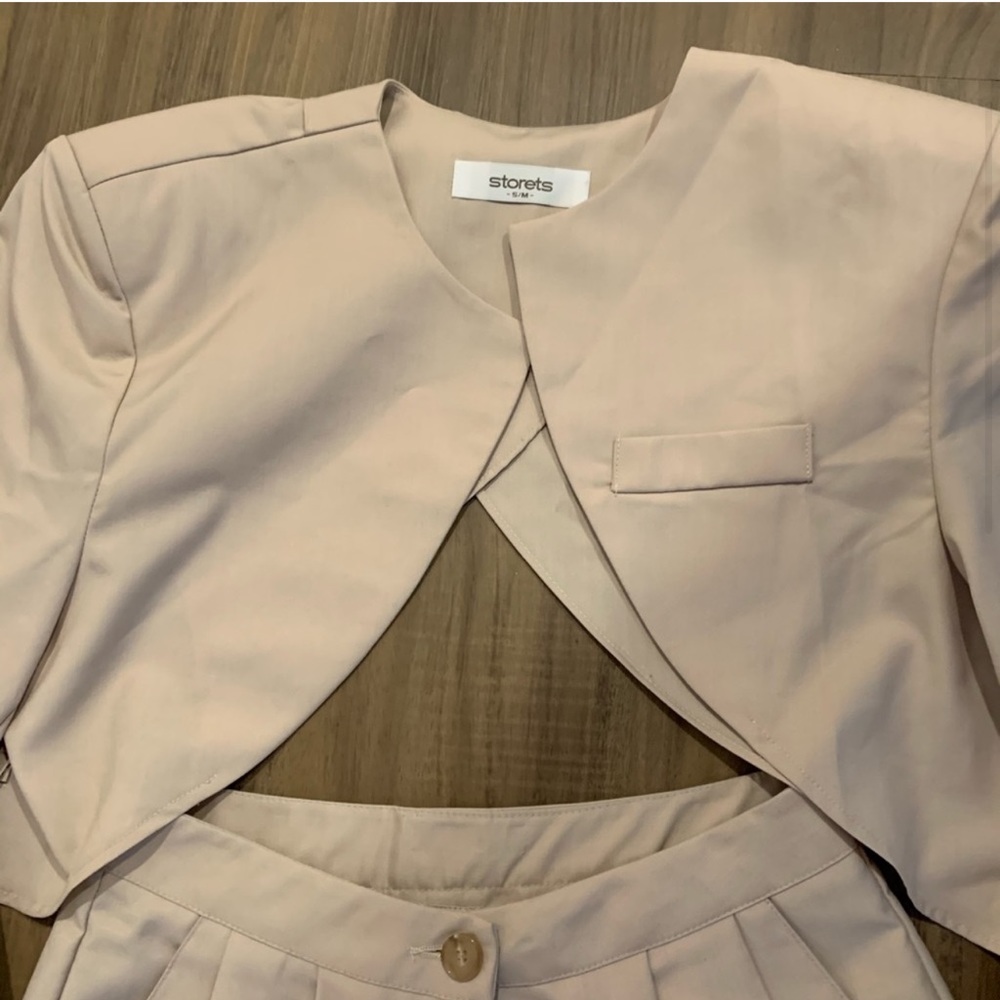 Storets Set - Picture 3 of 5